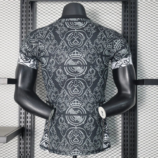 Maglia Real Madrid in edizione limitata "Maestà Reale"