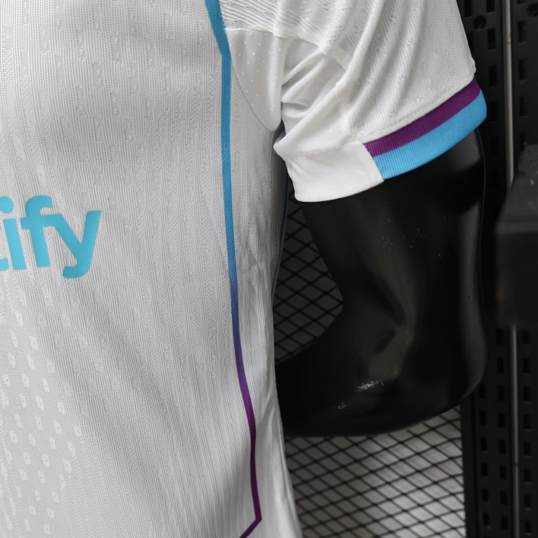 Maillot en édition limitée « Vague de Cristal » de Barcelone