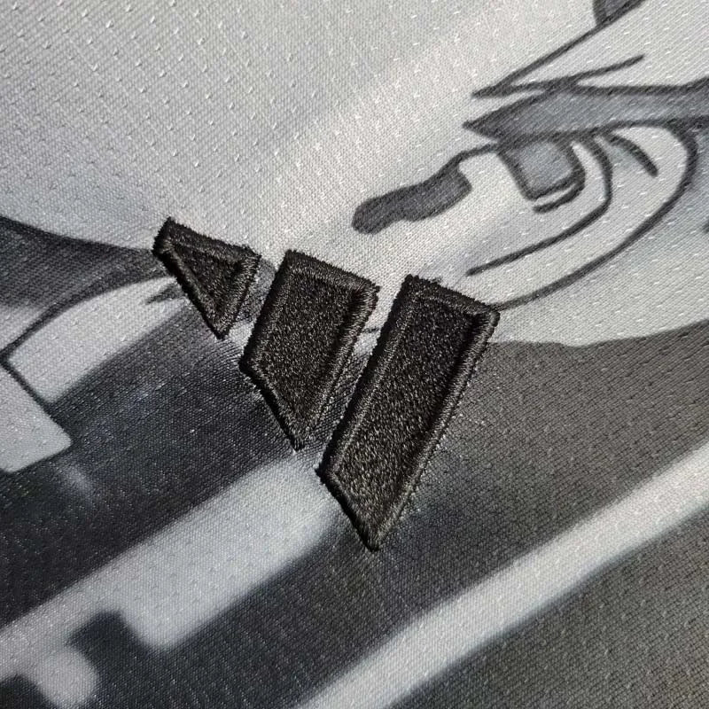 Maillot en édition limitée Japon « Monochrome Legacy »