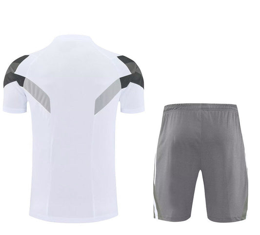 Ensemble d'entraînement Real Madrid 2025/2026