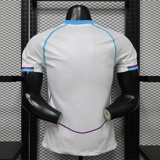 Maglia in edizione limitata "Crystal Wave" del Barcellona
