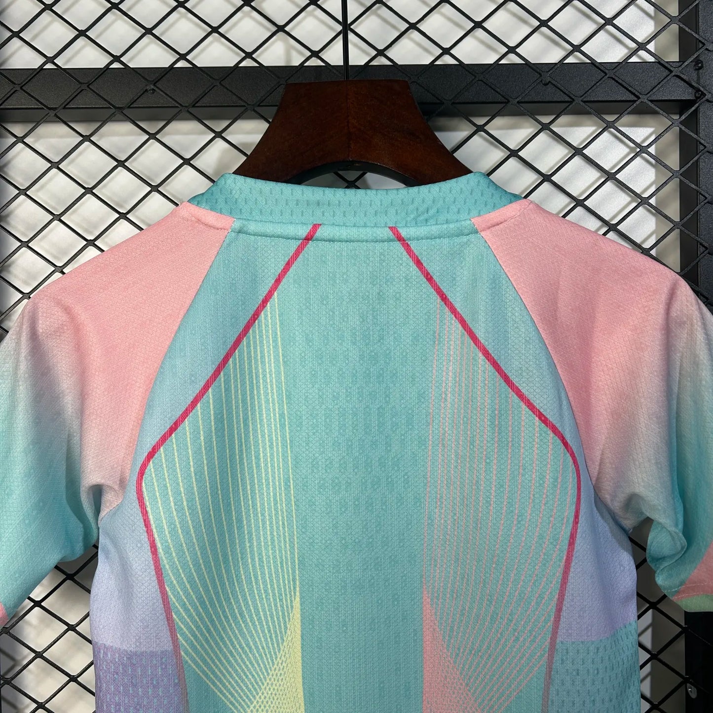 Maillot enfant en édition limitée "Dreamwave" du FC Barcelone