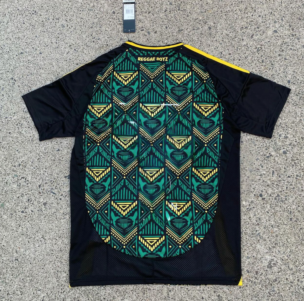 Maillot Stüssy x Jamaica en édition limitée