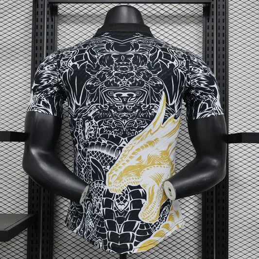 Maillot édition limitée Real Madrid "Bête d'or"