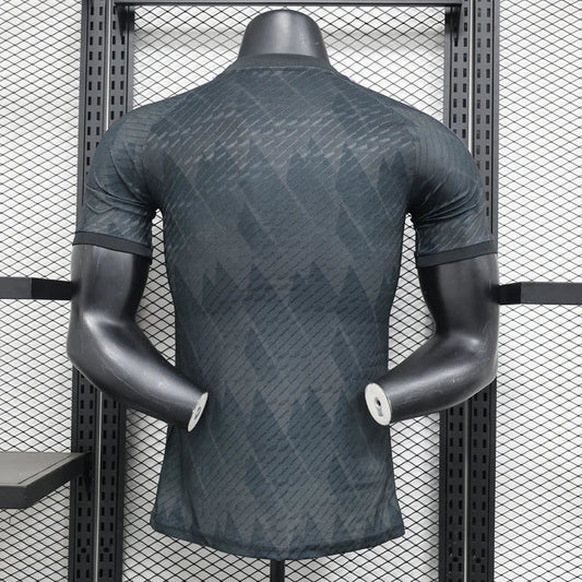 Maglia in edizione limitata "Midnight Amethyst" del Real Madrid