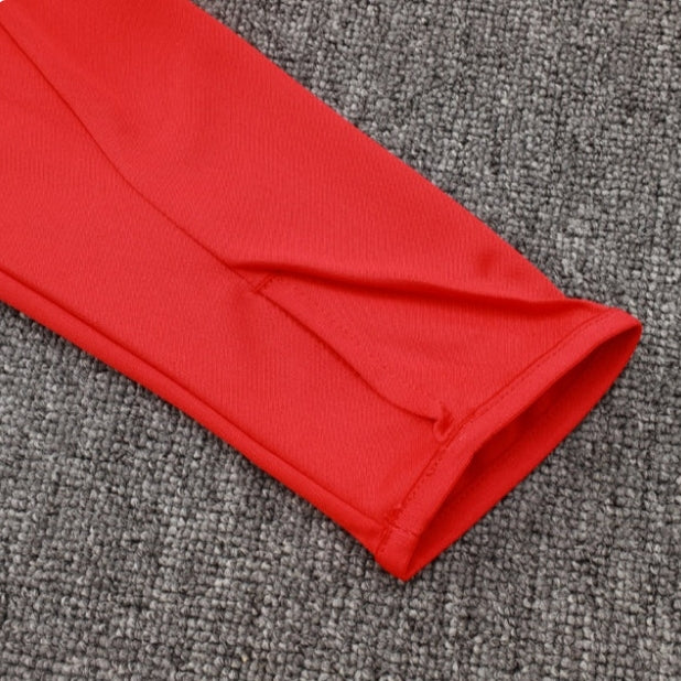 Survêtement noir et rouge du Bayern Munich