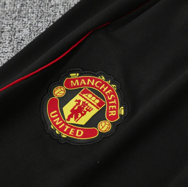Survêtement rouge Manchester United 2025/2026