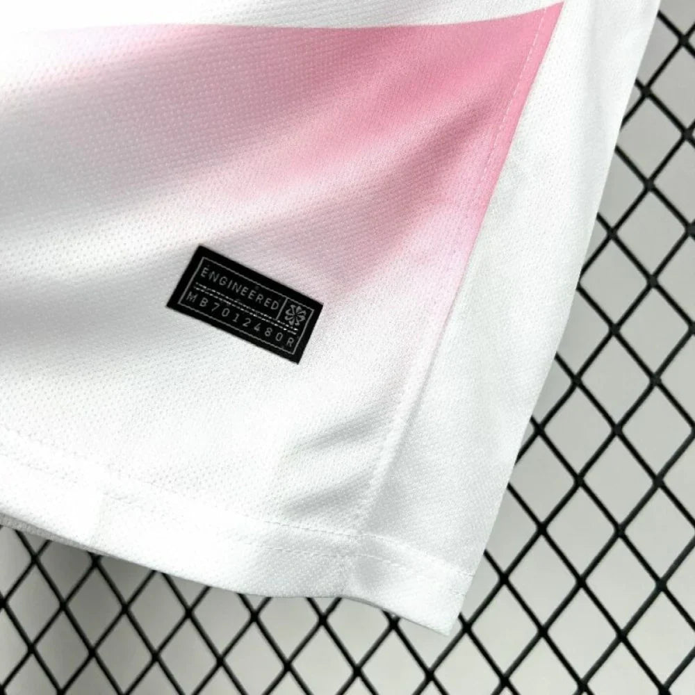 Maillot en édition limitée "Pink Wave" du FC Barcelone