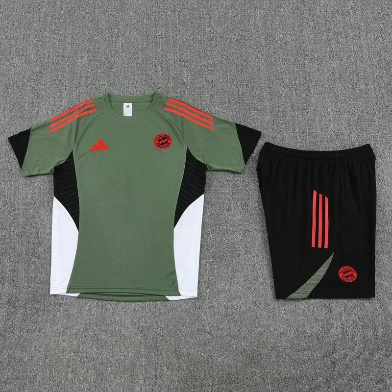 Completo da allenamento Bayern Monaco 2025/2026