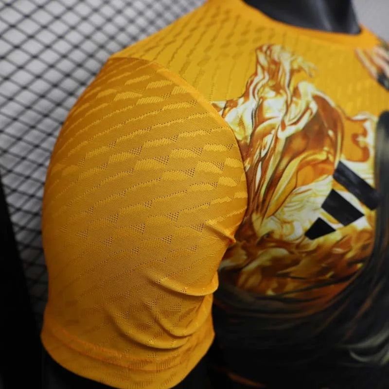 Maillot en édition limitée "Golden Empress" du Japon
