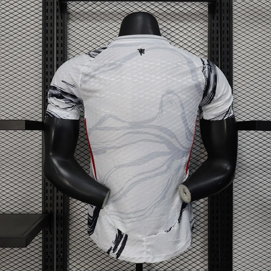 Maglia Manchester United "Iron Crest" in Edizione Limitata