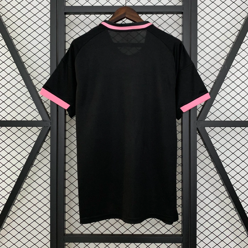 Maglia Limitata Real Madrid "Serpent Rosa"