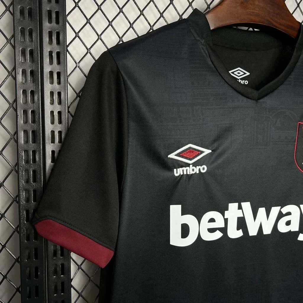 Divisa da trasferta del West Ham United 2024-2025