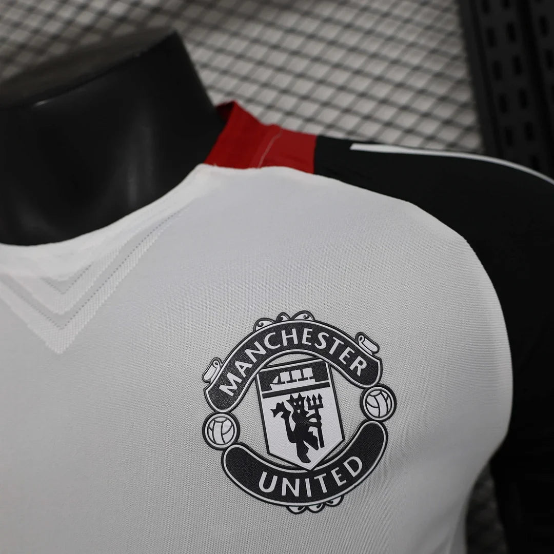 Maillot d'avant-match de Manchester United 2024/2025