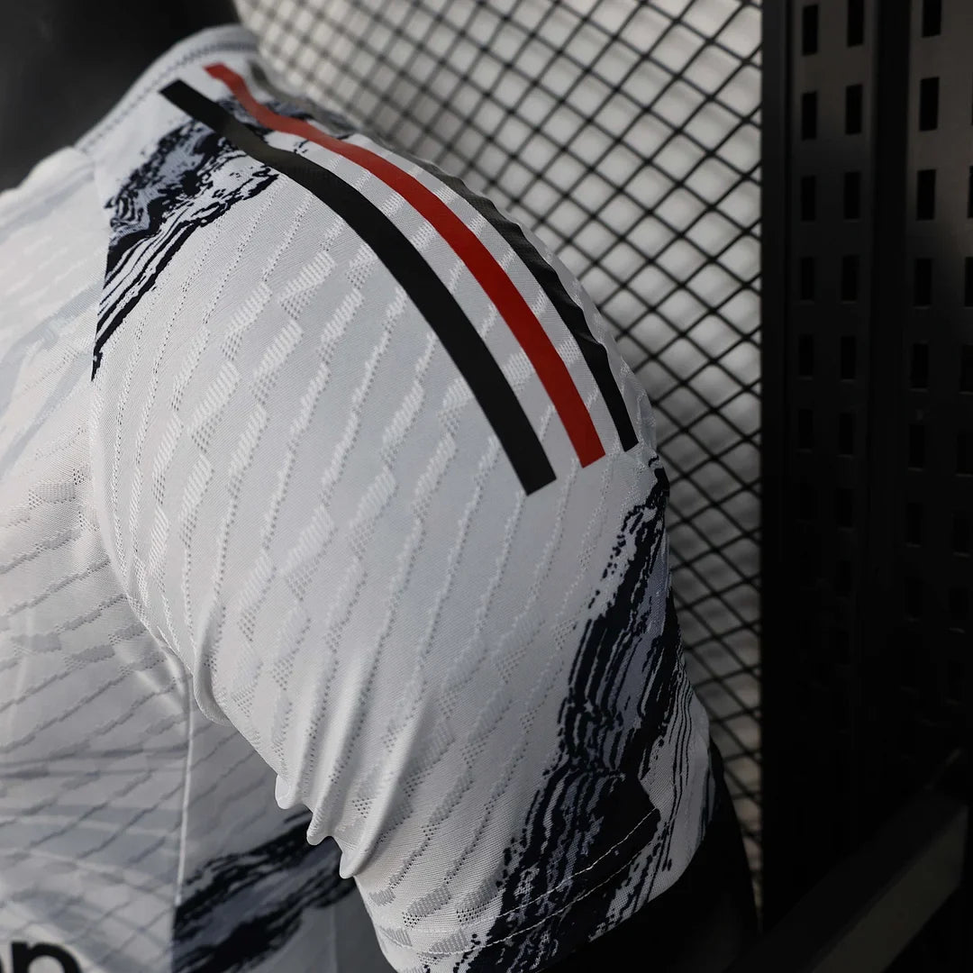 Maillot limité "Iron Crest" Manchester United