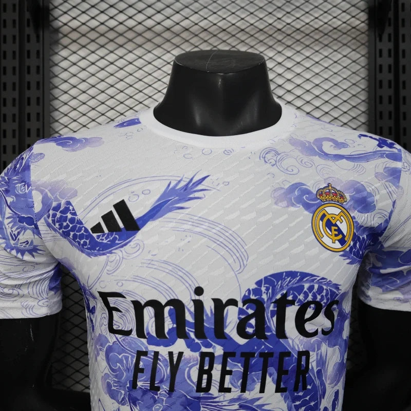 Maglia in edizione limitata "Snowbound Veil" del Real Madrid