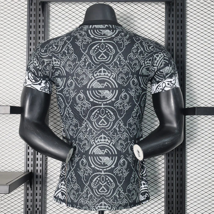 Maglia Real Madrid in edizione limitata "Maestà Reale"