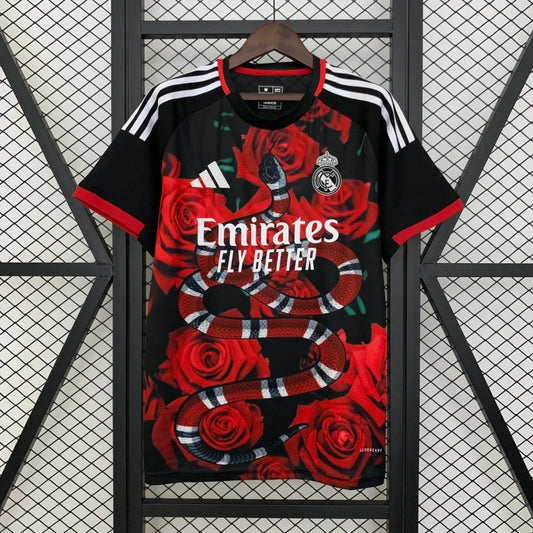 Maglia in edizione limitata Real Madrid "Serpente Rosso"