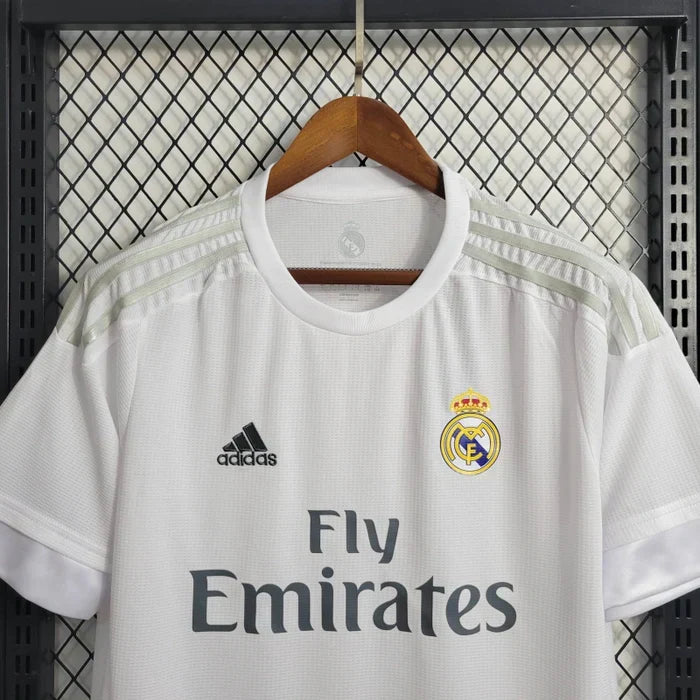 Kit da casa retrò del Real Madrid 2015-2016