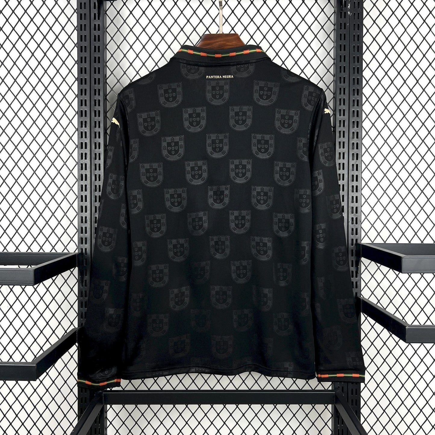 Maglia a maniche lunghe in edizione limitata "Pantera Nera" del Portogallo