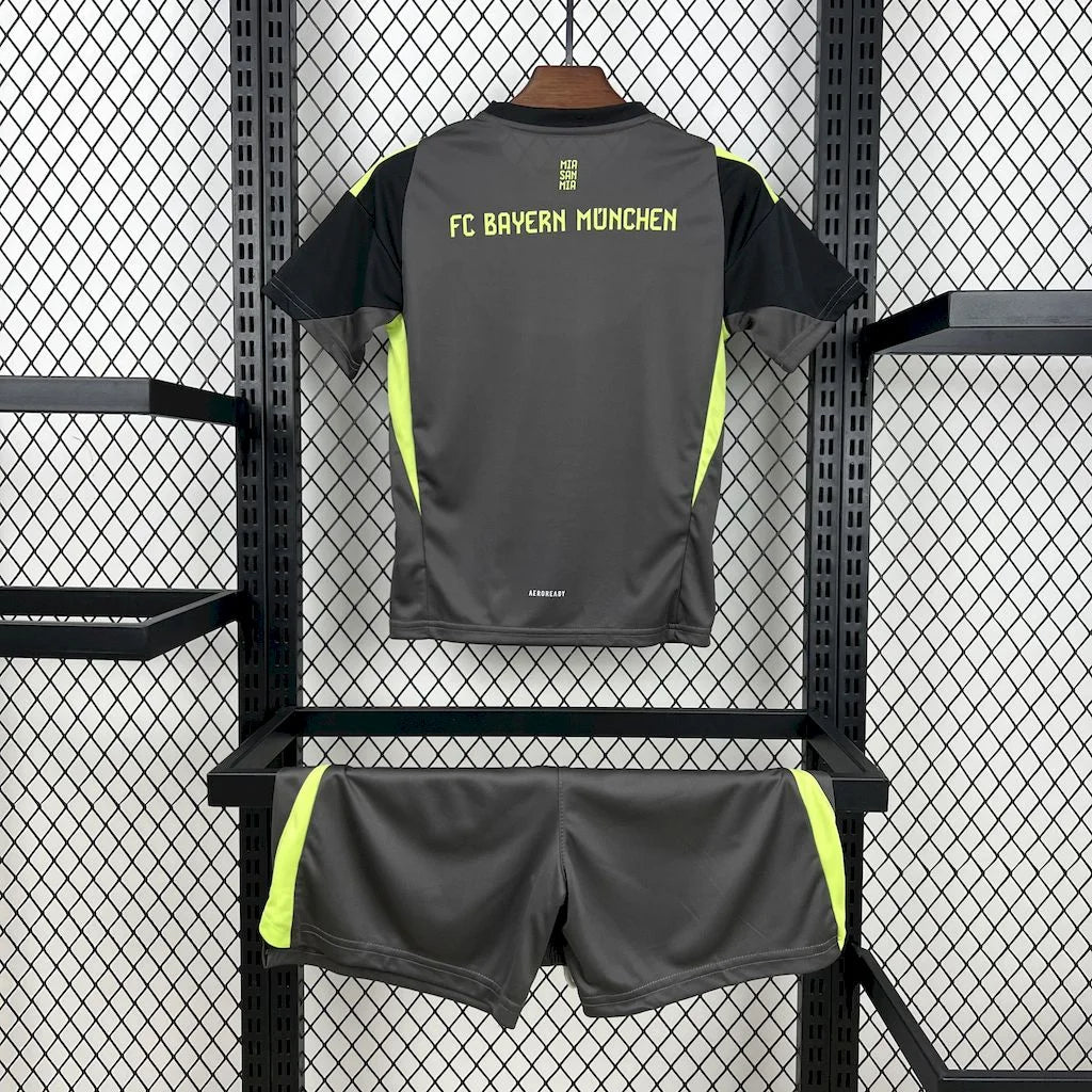Kit Portiere Bayern Monaco 2025/2026 Taglia Bambino