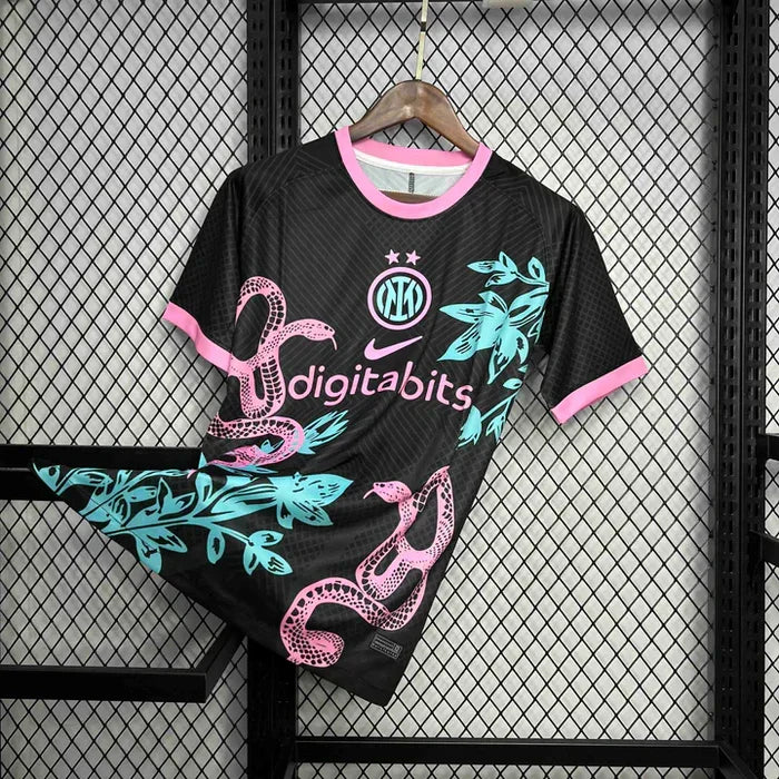 Maglia limitata Inter Milano "Serpente Rosa"