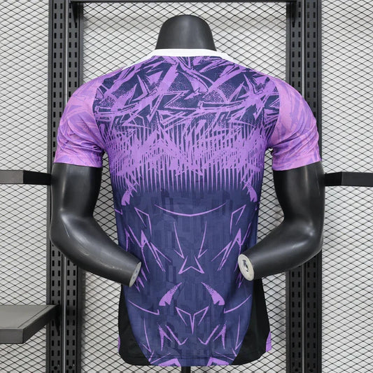 Maglia in edizione limitata "Unity Spectrum" del Manchester United