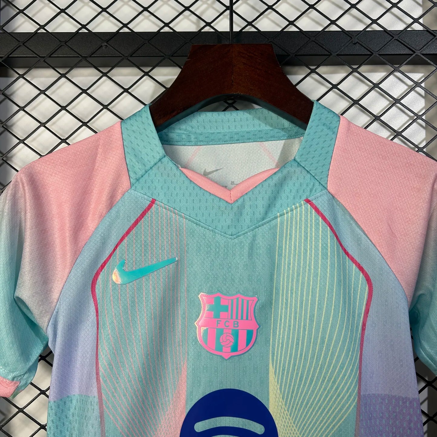 Maillot enfant en édition limitée "Dreamwave" du FC Barcelone