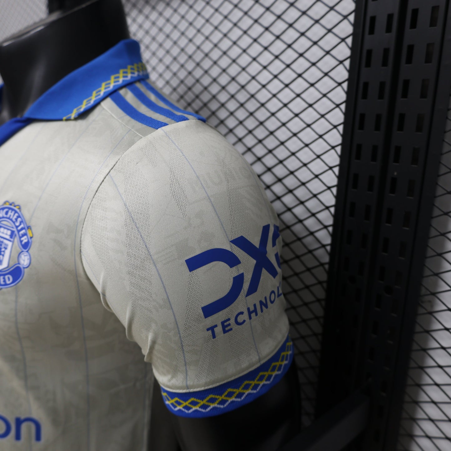 Maillot Manchester United "Ivoire Royal" en édition limitée