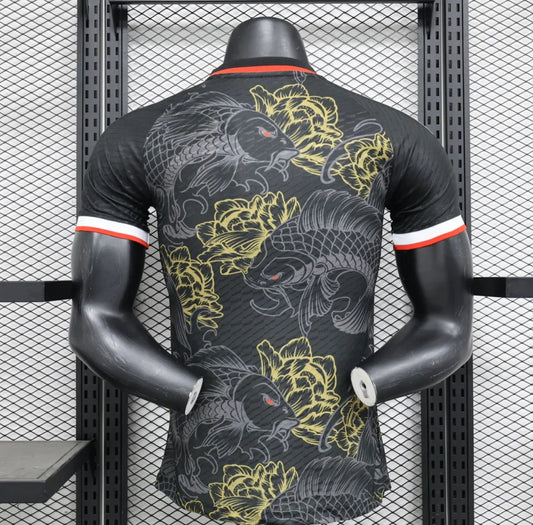 Maglia in edizione limitata "Golden Koi" del Giappone