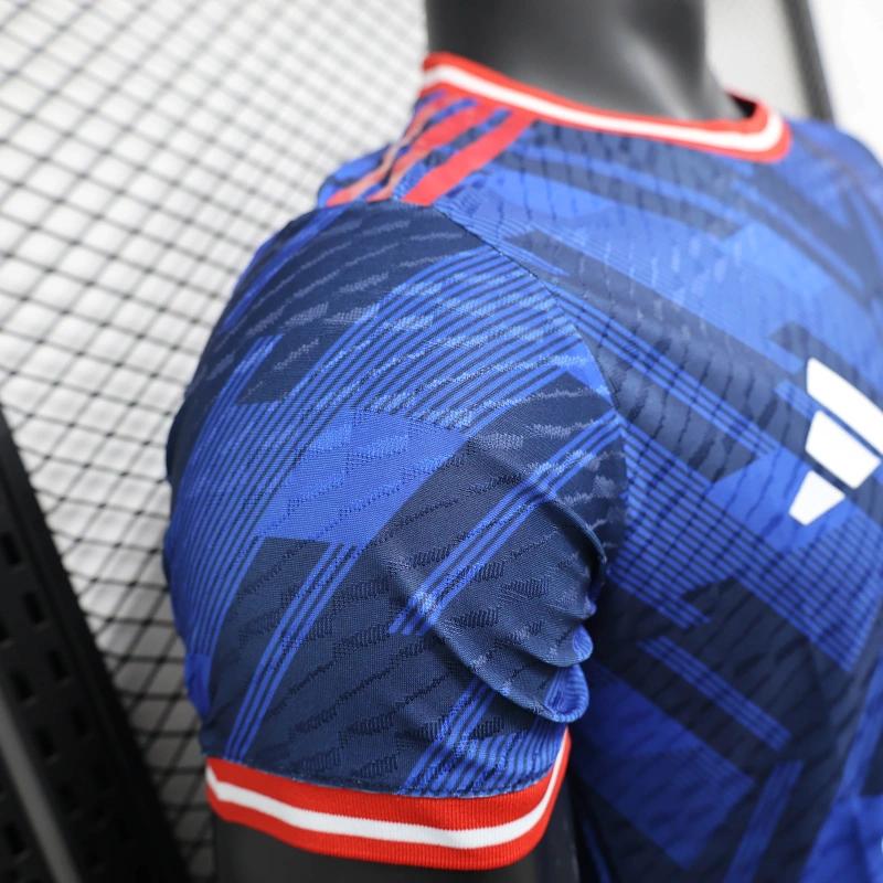 Maglia Manchester United "Electric Royal" in edizione limitata