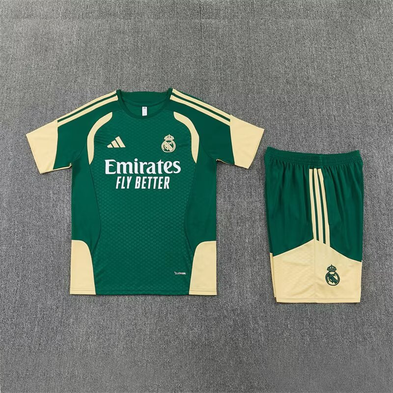 Ensemble vert et or Real Madrid 2026/2027