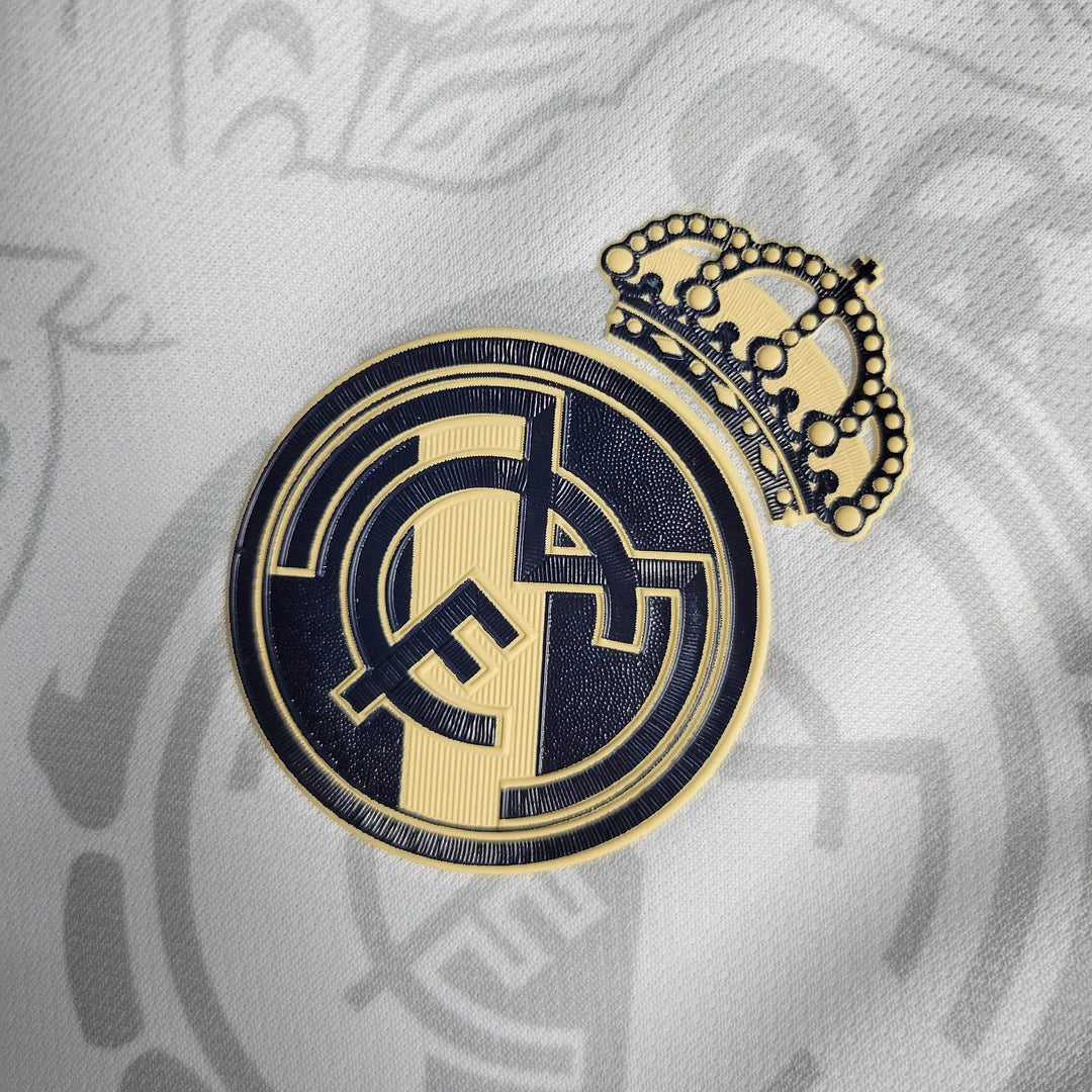 Maglia in Edizione Limitata Real Madrid "Eleganza Imperiale"