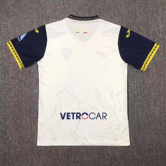 Kit da trasferta Hellas Verona 2024-2025
