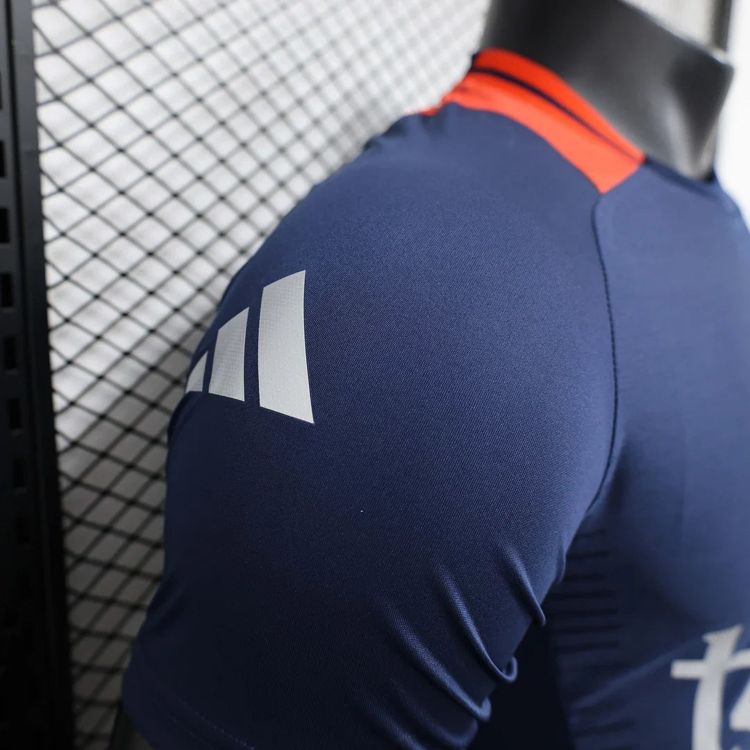 Maillot d'avant-match de Manchester United 2024/2025