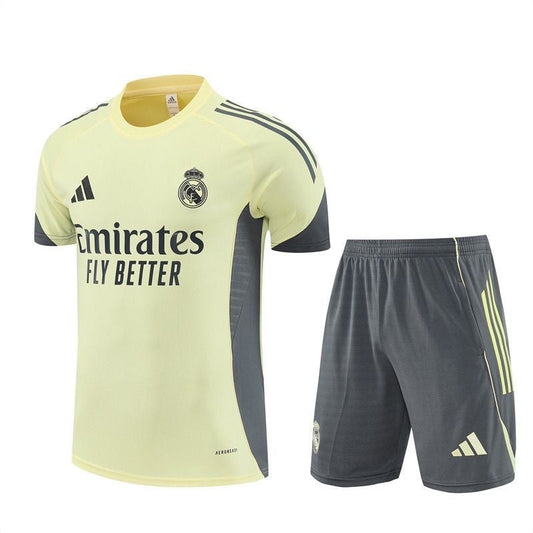 Ensemble d'entraînement du Real Madrid 2025/2026