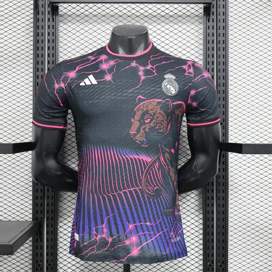 Maillot en édition limitée Real Madrid "Panthère Aurore"
