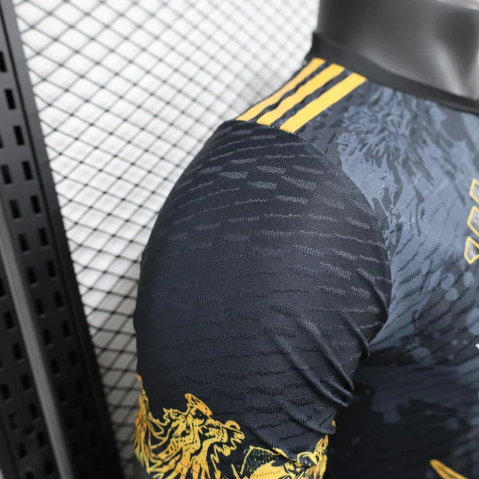 Maillot Real Madrid "Dragon Doré" Édition Limitée