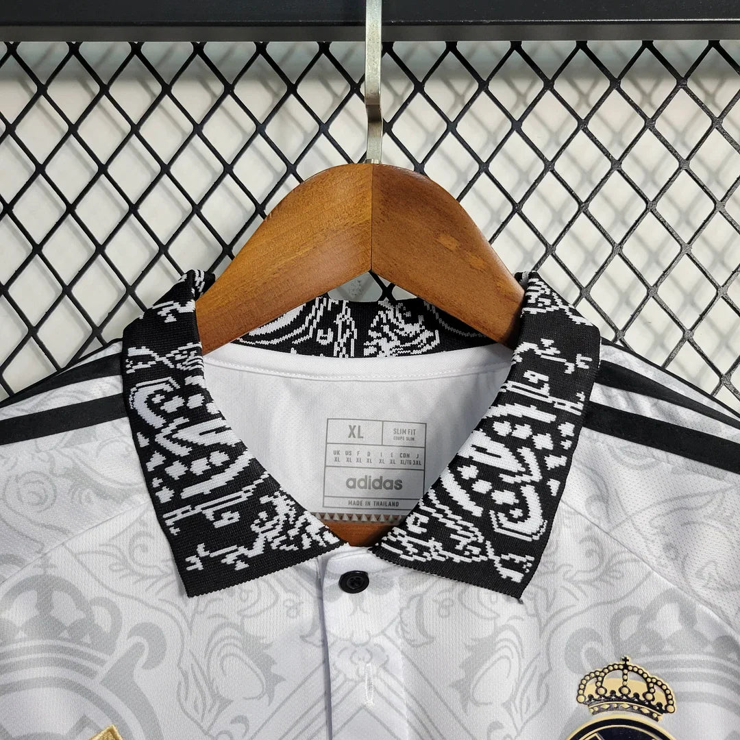 Maglia in Edizione Limitata Real Madrid "Eleganza Imperiale"