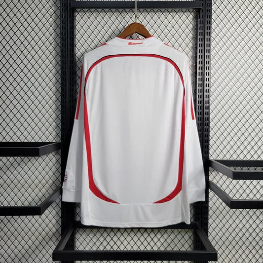 Maillot de football rétro AC Milan extérieur 2006/2007 manches longues