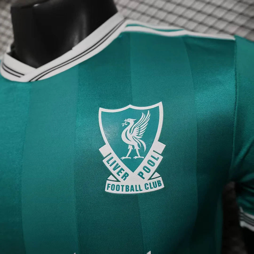 Divisa da trasferta terza del Liverpool 2025/2026