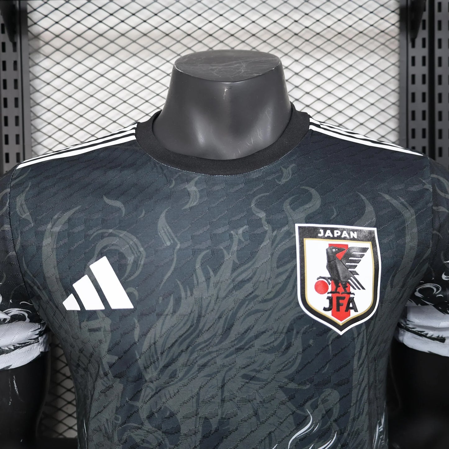 Maglia in edizione limitata "Ascesa Eterna" del Giappone