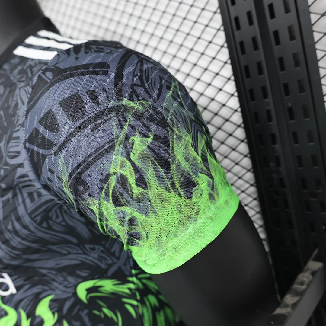 Maillot en édition limitée Liverpool "Night Predator"
