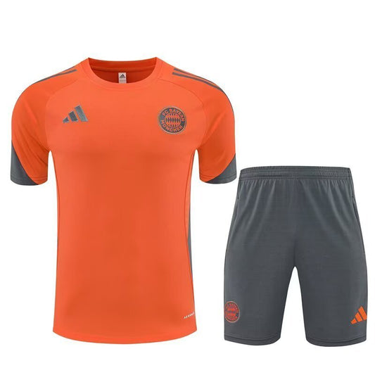 Completo da allenamento Bayern Monaco 2025/2026