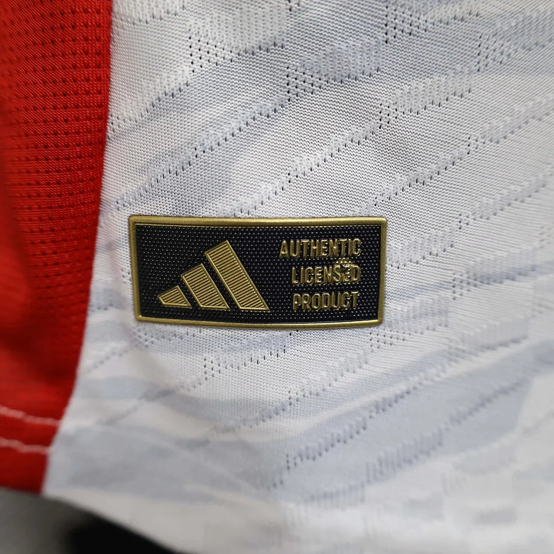 Maillot limité "Iron Crest" Manchester United