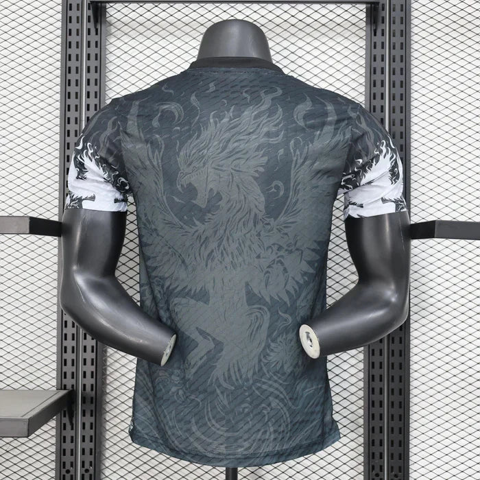 Maglia in edizione limitata "Ascesa Eterna" del Giappone
