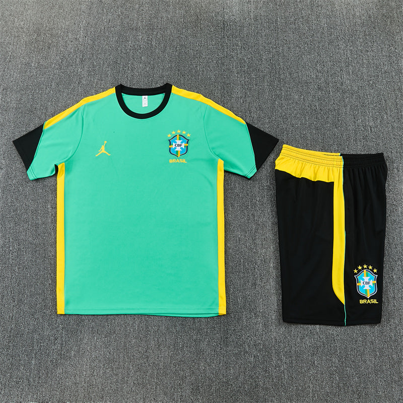 Ensemble vert Brésil 2026/2027