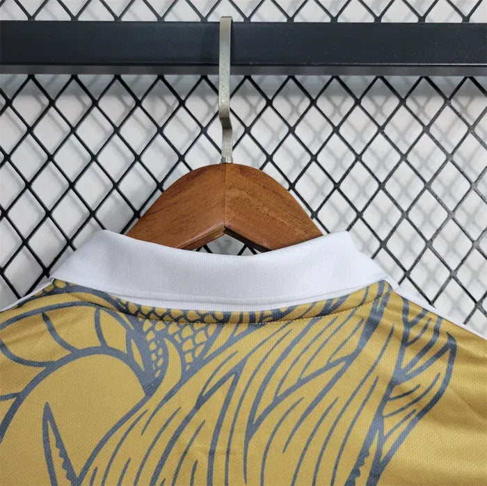 Maillot "Dragon d'or" édition limitée du Real Madrid