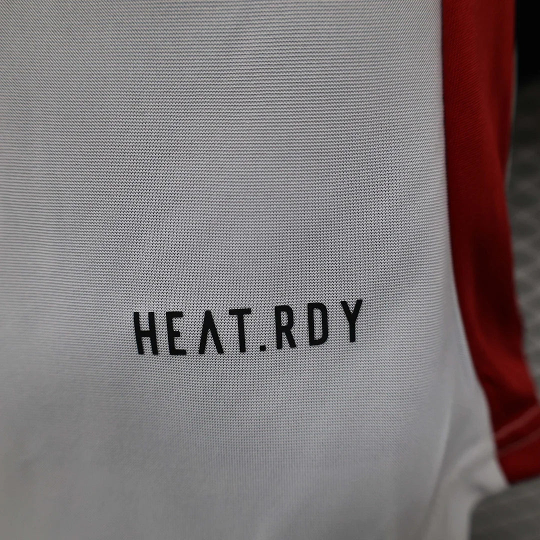 Maillot d'avant-match de Manchester United 2024/2025