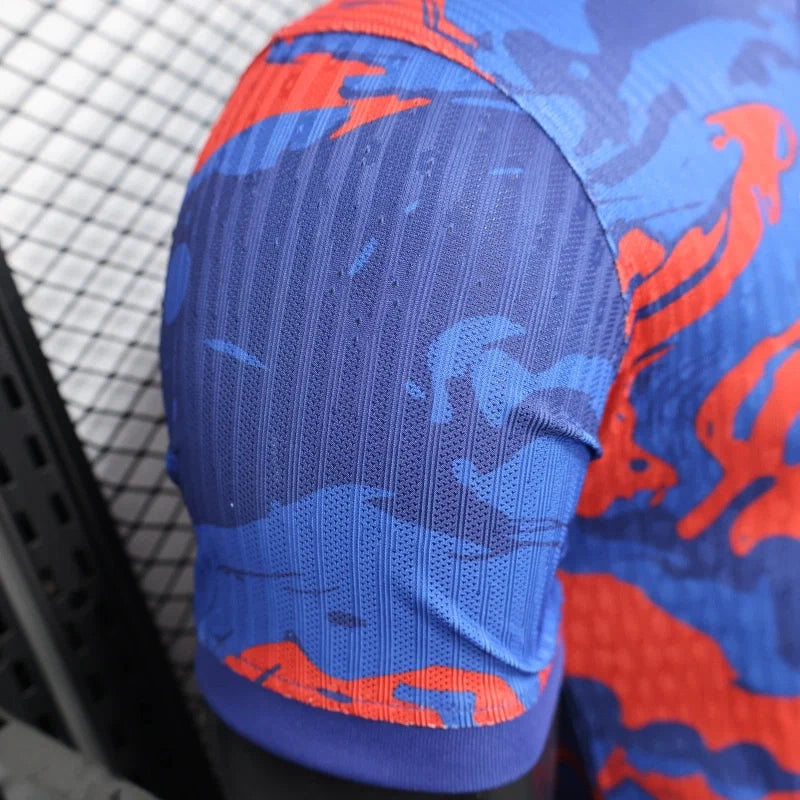 Maillot en édition limitée "Electric Swirl" du FC Barcelone
